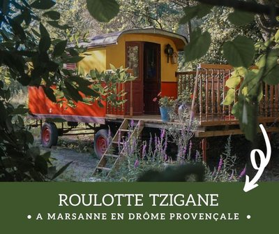 roulotte tzigane et Mobylette au gite champetre drome marsanne