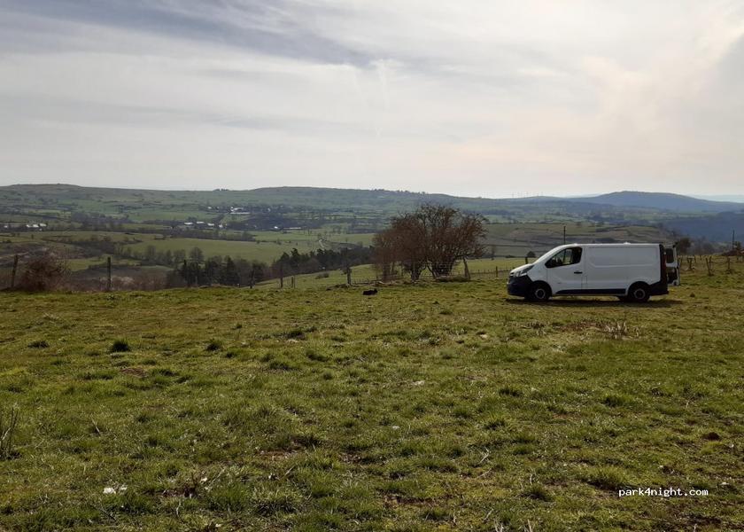Camping à la Ferme - Ferme des Gardes_Chalinargues