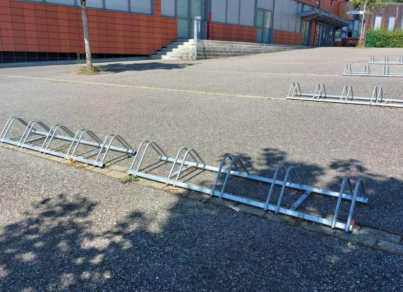 8 emplacement vélo Collège Péron