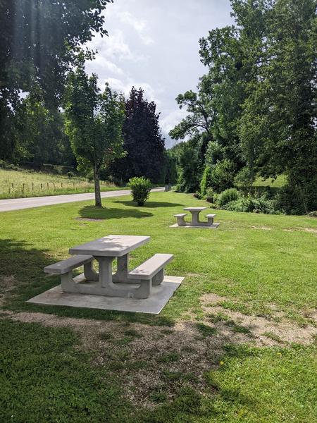 Aire de pique-nique de Montagnieu