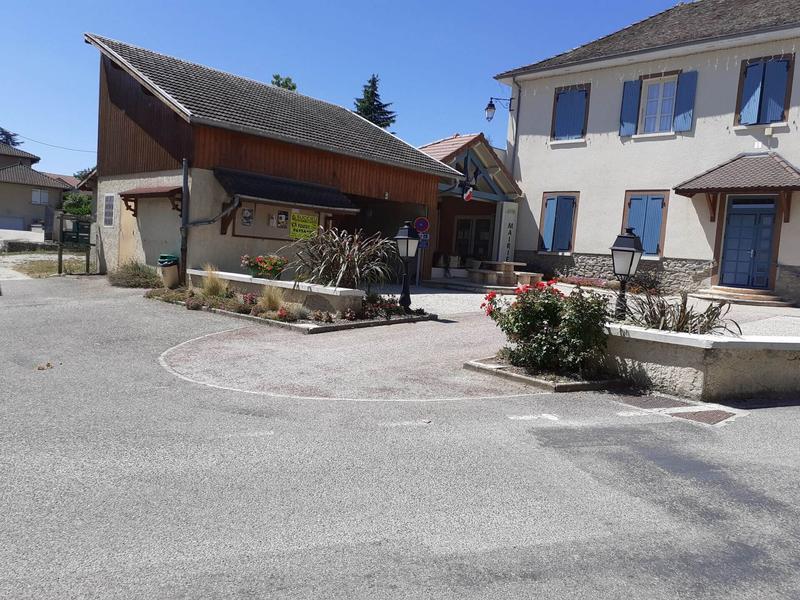 Aire de pique-nique de la mairie de Torchefelon