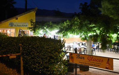 terrasse by night