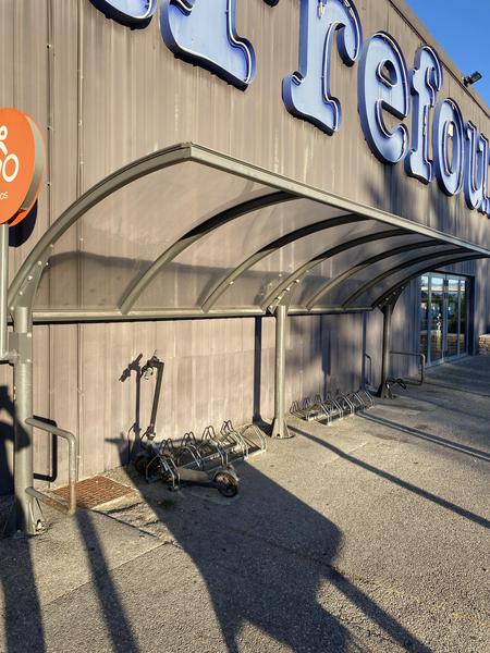 40 emplacements vélo Carrefour de Ségny