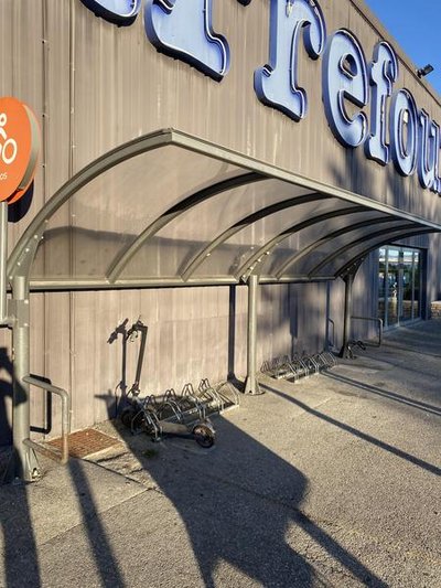 40 emplacements vélo Carrefour de Ségny