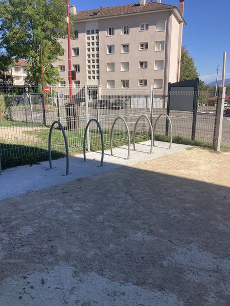 5 emplacements vélos Rue des Séquoia Thoiry