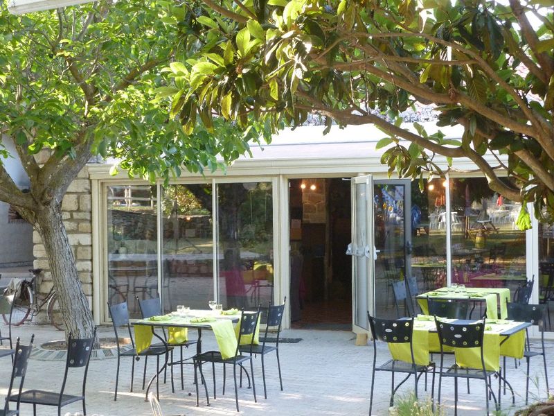 Restaurant-lOustaou-Camping-les-Truffieres