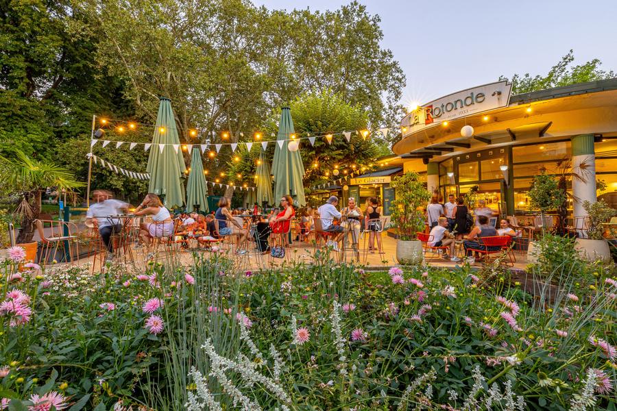 Terrasse côté bar