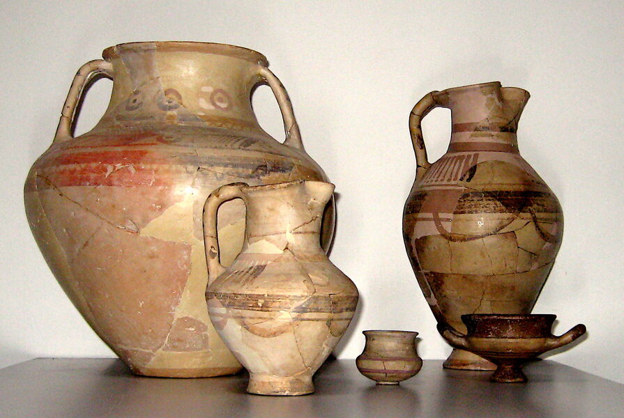 Amphores - Détail exposition - Musée archéologique - Le Pègue