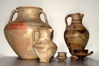 Amphores - Détail exposition - Musée archéologique - Le Pègue