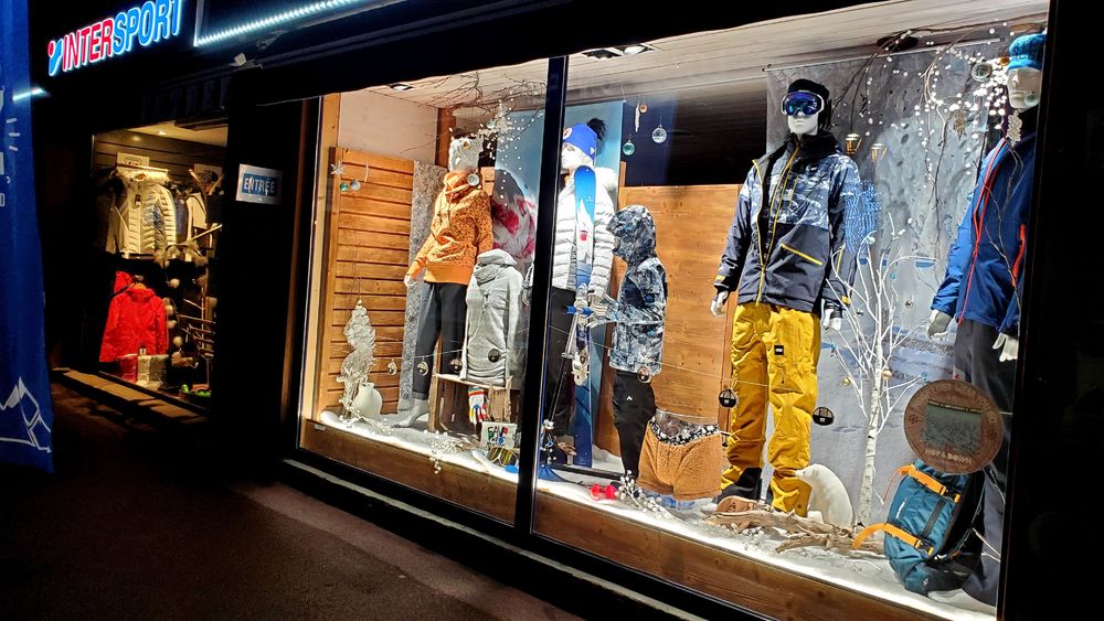 Vitrine Intersport Arêches centre