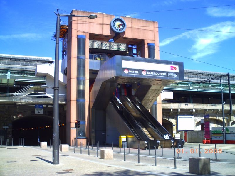 entrée cours Charlemagne