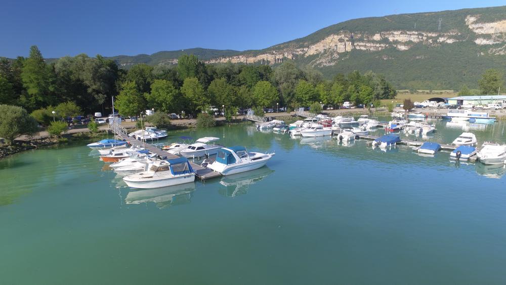 Vue aérienne du port de plaisance de la vallée Bleue