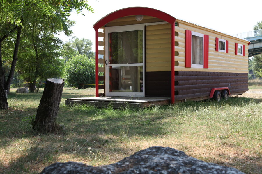 roulottes-camping-mas-sud-ardeche-saint-just-dardeche