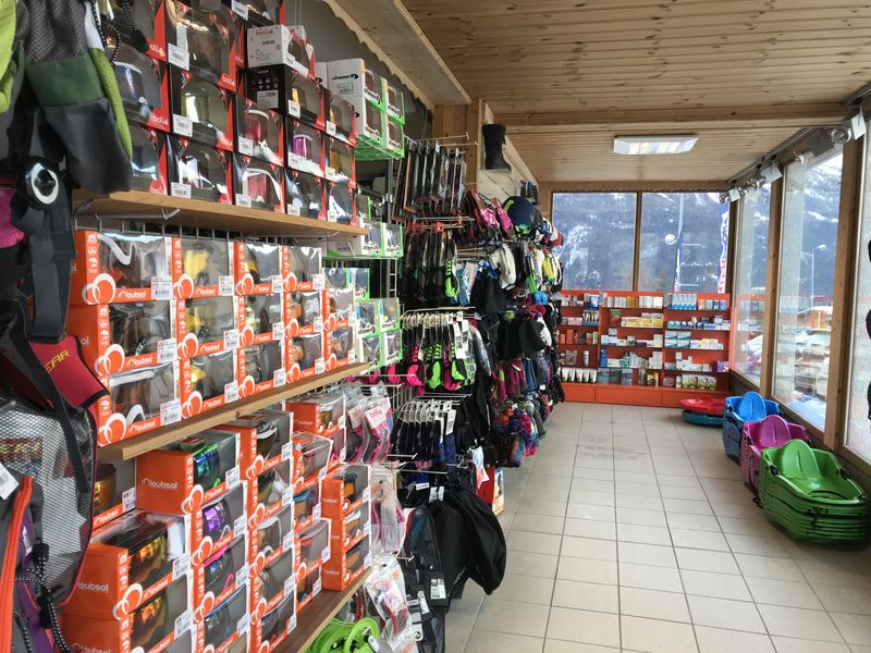 Magasin Léon sports, location de ski en pied de piste à Aussois