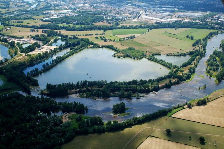 Aire de pique nique gravières de Mâtel