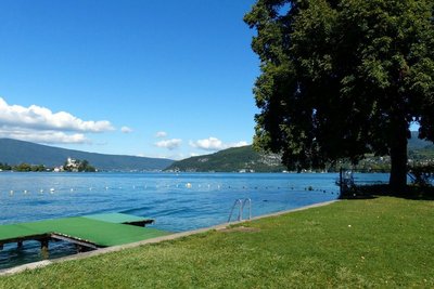 La plage d'Espace Lac à Talloires