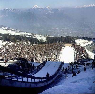 Le tremplin lors de l'épreuve de saut à skis en 1968