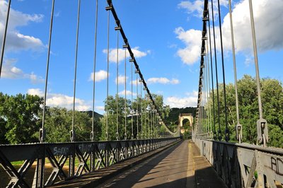 Pont suspendu de Coudes