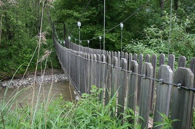 La passerelle sur l'Ire