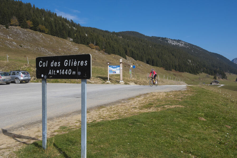 Plateau Glières cyclistes 191017-07-© Dep74 - L. Guette