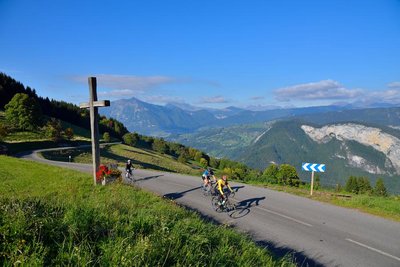 Cyclistes en ascensdion