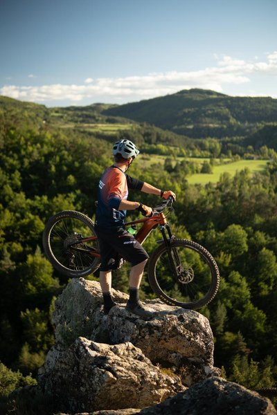 Émerveillement en bord de sentier