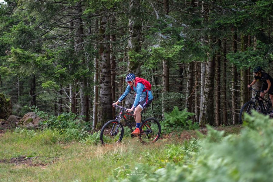 VTT à Chatel-Montagne