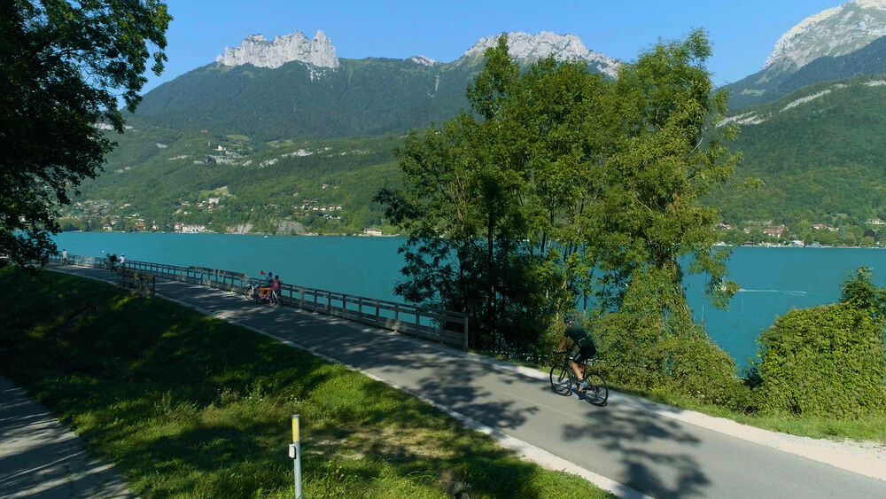 Portion de la voie verte du tour du lac d'Annecy à Doussard