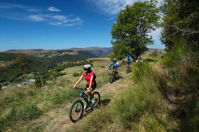 Grand tour VTT-Saint-Flour-Cantal-Auvergne