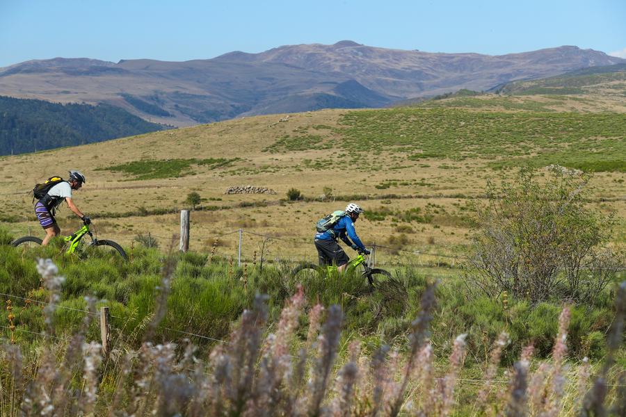 Grand tour VTT sur la planeze