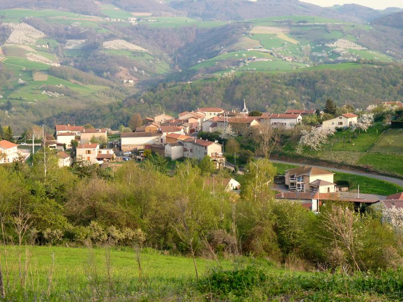 Vue sur le village de Brussieu