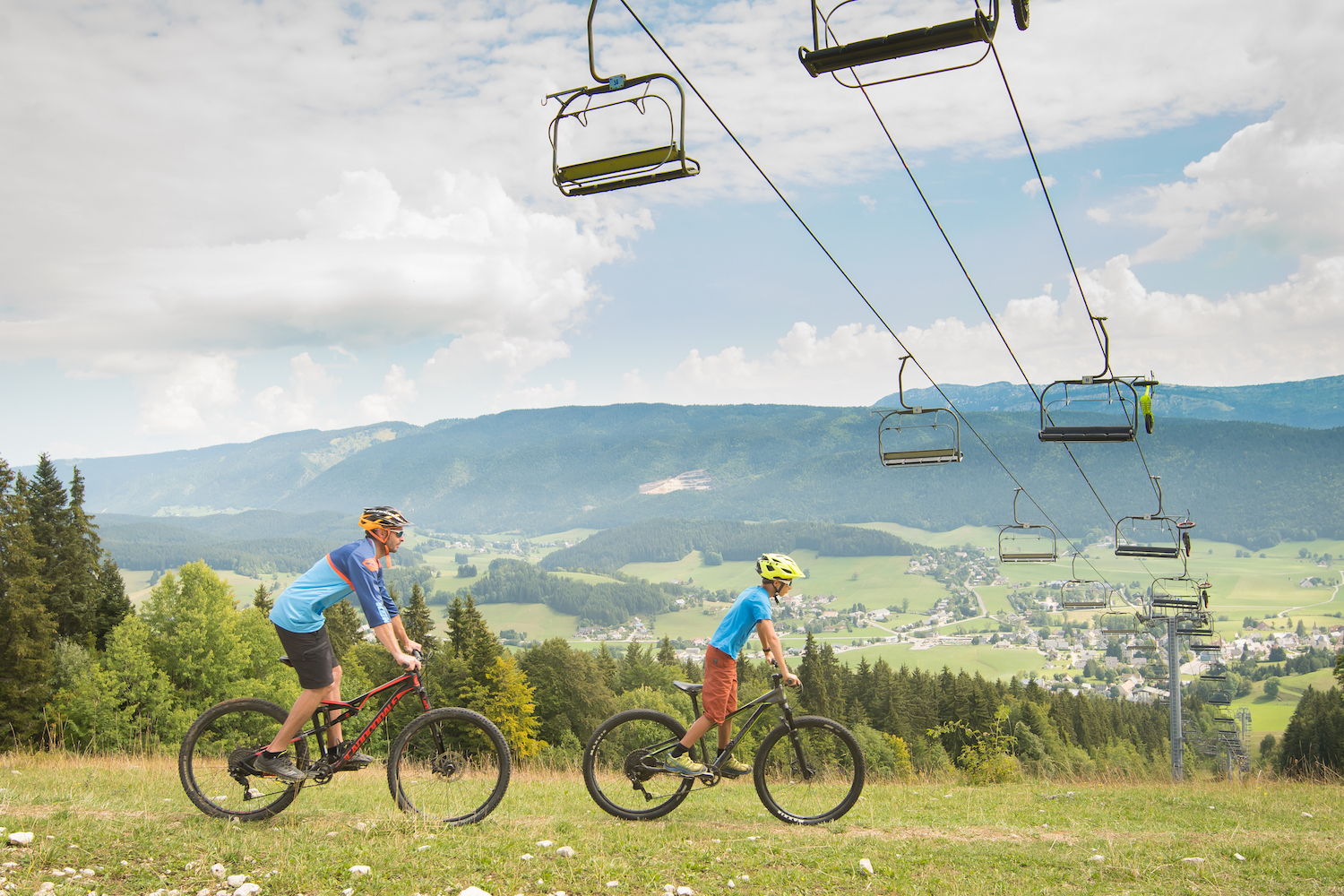 En montant au pas de Pertuson sous le télésiège du Gonson