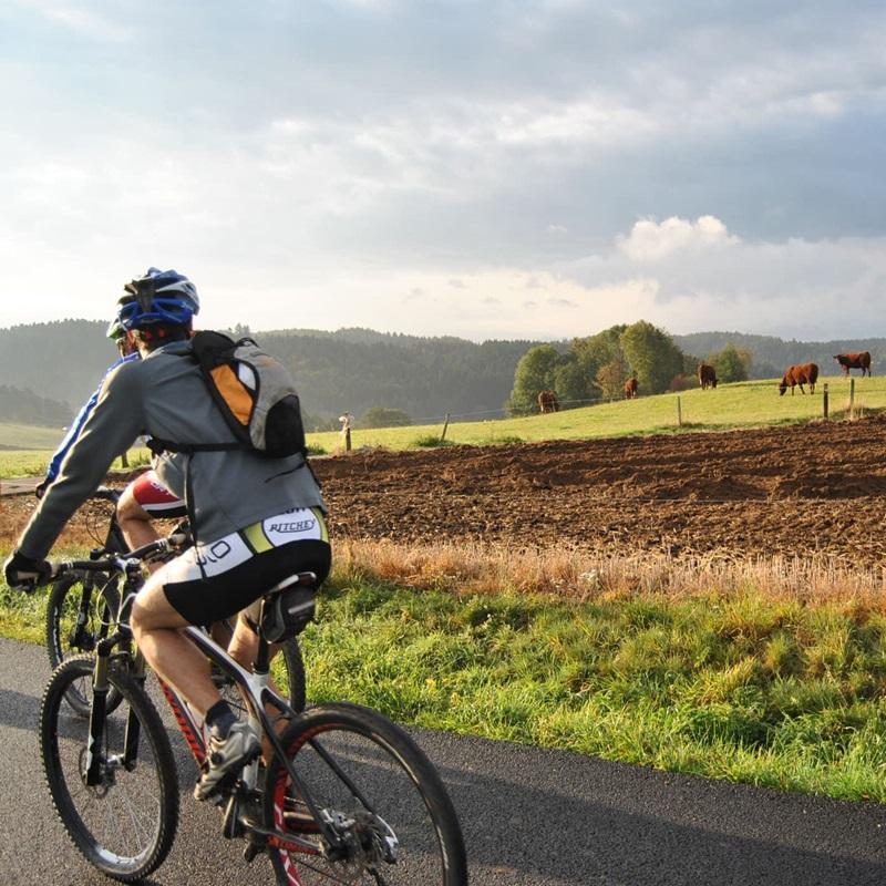 Sur les routes en VTT