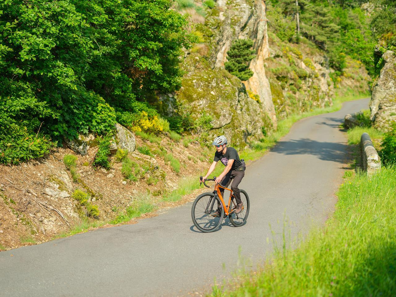 Sur les routes en VTT