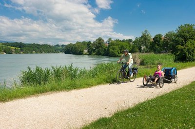 Le Rhône et ViaRhôna aux alentours de Seyssel